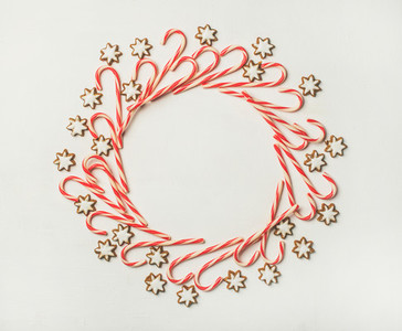 Christmas wreath pattern made up from candy cane sticks