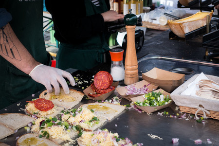 Preparation of raclette sandwich