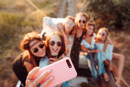 Six beautiful girls make selfie