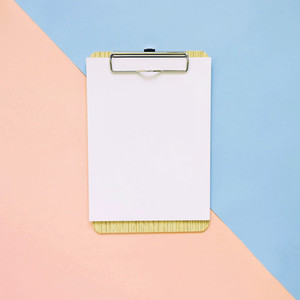 Blank clipboard on pastel color background  minimal style