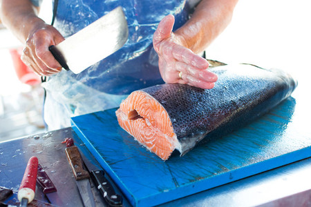 Portioning salmon