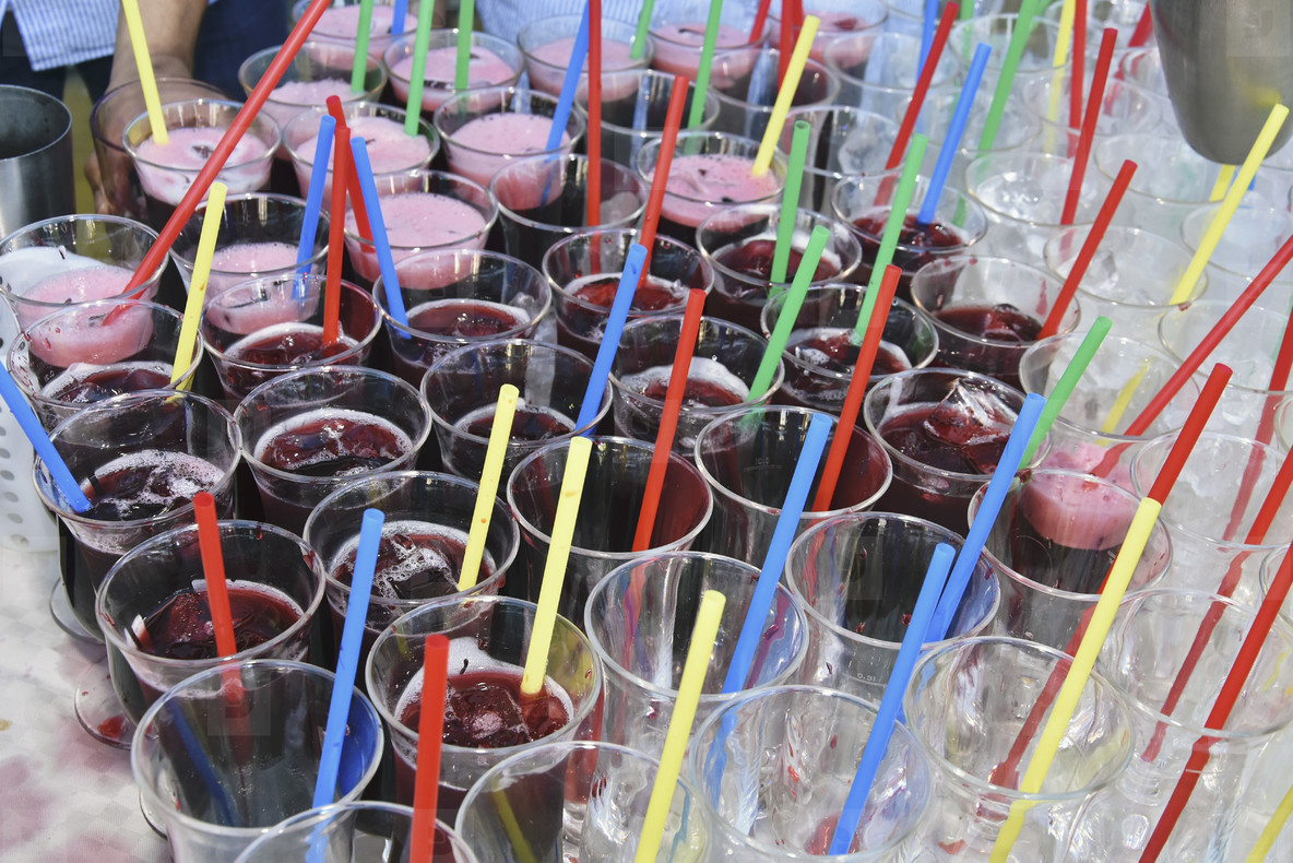 Multi colored straws in cocktails  01