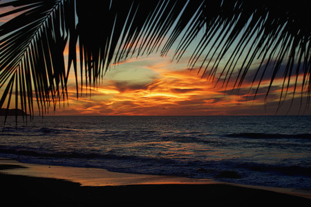 Idyllic scenic sunset sky over tranquil ocean 01