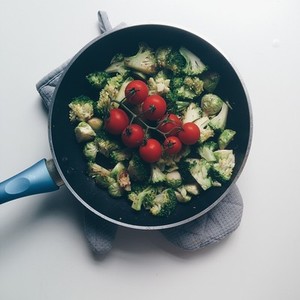 Stir frying broccoli