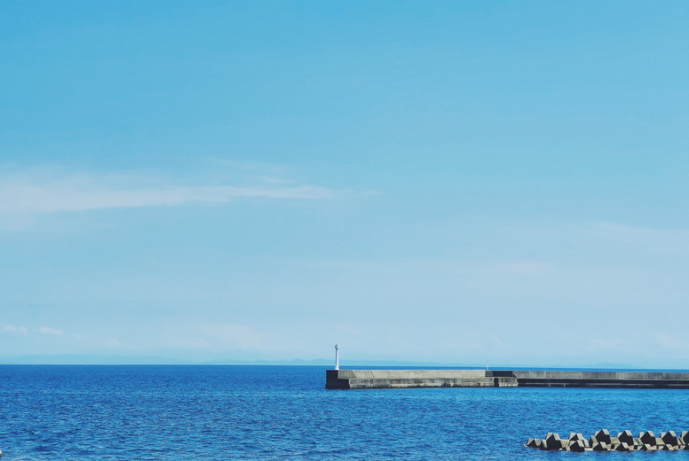Blue ocean on bright sunny day