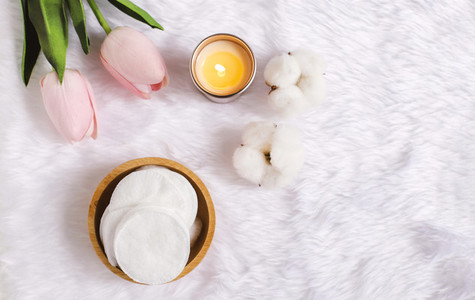 Cotton facial pads for removal makeup with natural cotton flower