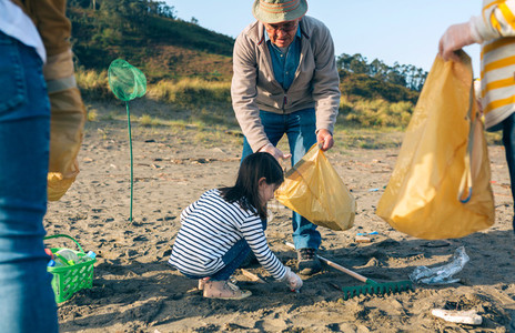 Volunteers cleaning the beach
