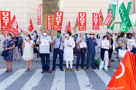 Health workers demonstrating for their rights and working conditions