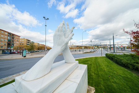 Sculpture in homage to healthcare personnel made by the sculptor Jose Antonio Navarro Arteaga in marble from Macael