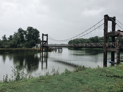 Suspended bridge