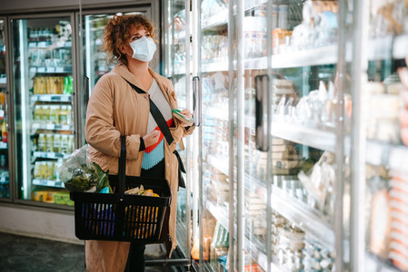 Grocery shopping during pandemic