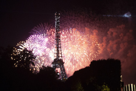 Eiffeltower Fireworks 9