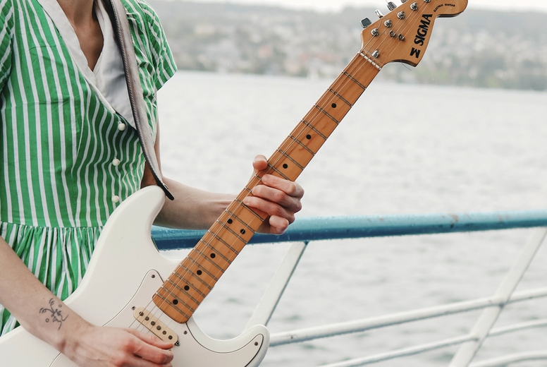 Female indie musician 12