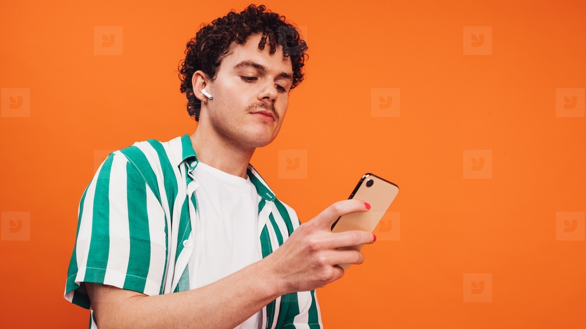 Surfing the net for vibrant music