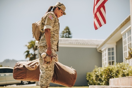 American military mom returning home from the army