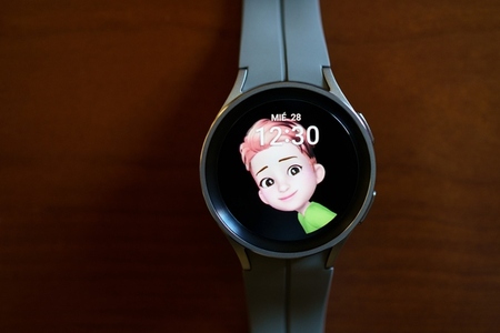 Granada  Andalusia  Spain   September 28  2022 New Samsung Watch 5 Pro with watch face of AR Emoji