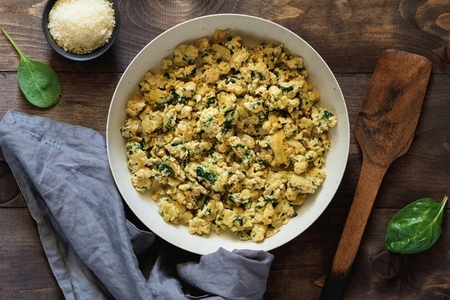 Scrambled eggs with spinach in a