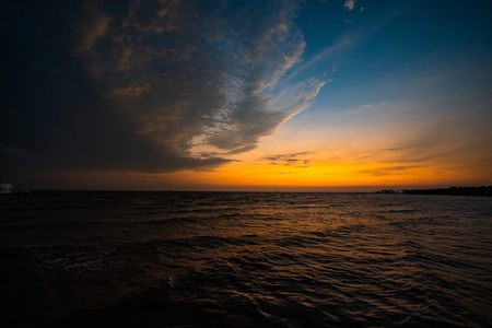 Picture of the atmosphere of the sea in the evening the light a Picture of the atmosphere of the sea in the evening the light a