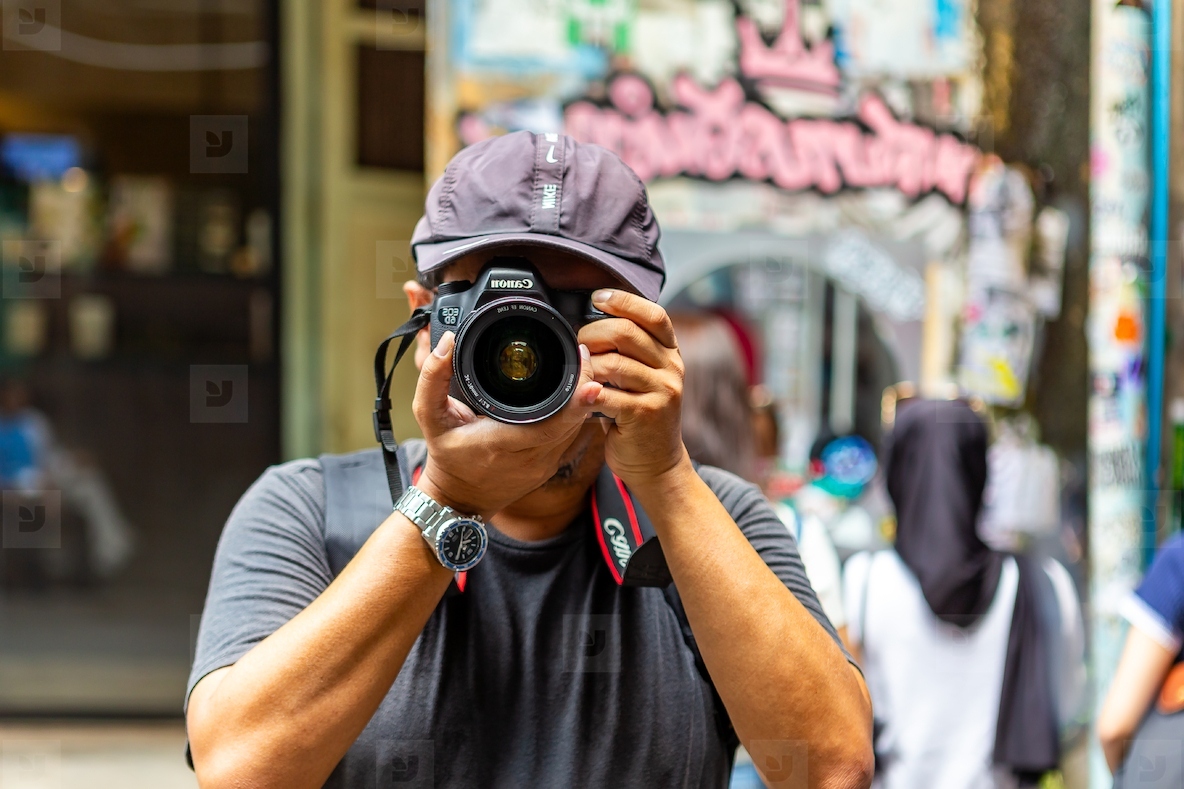 BANGKOK  THAILAND   AUGUST 19  2025  Song Wat road  a new touri