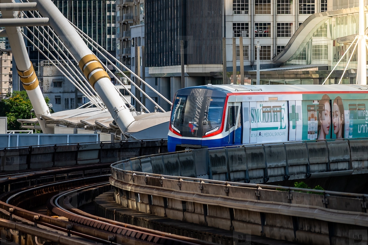 Bangkok  Thailand   April 20  The BTS Skytrain is entering Chon