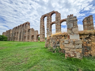 The Acueducto de los Milagros  Miraculous Aqueduct in Merida  Extremadura  Spain