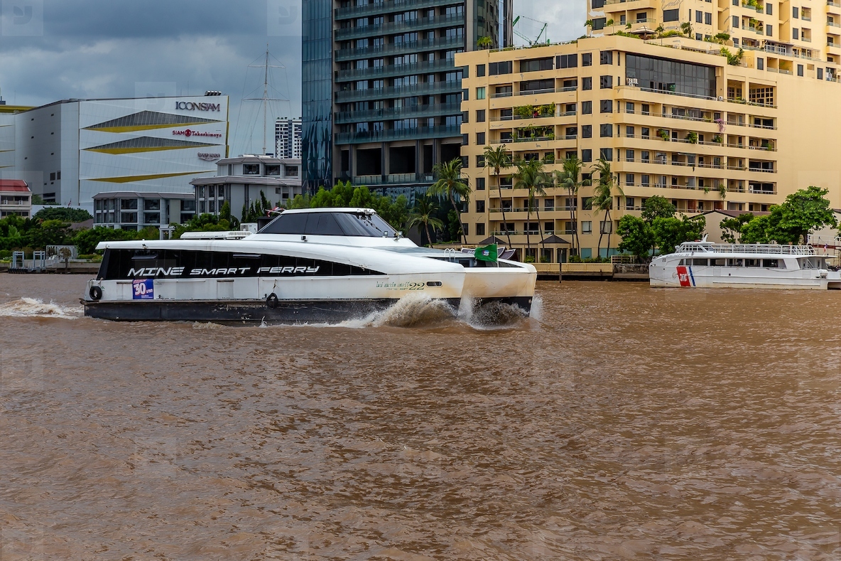 BANGKOK THAILAND AUGUST 19 2025 Electric passenger boats t