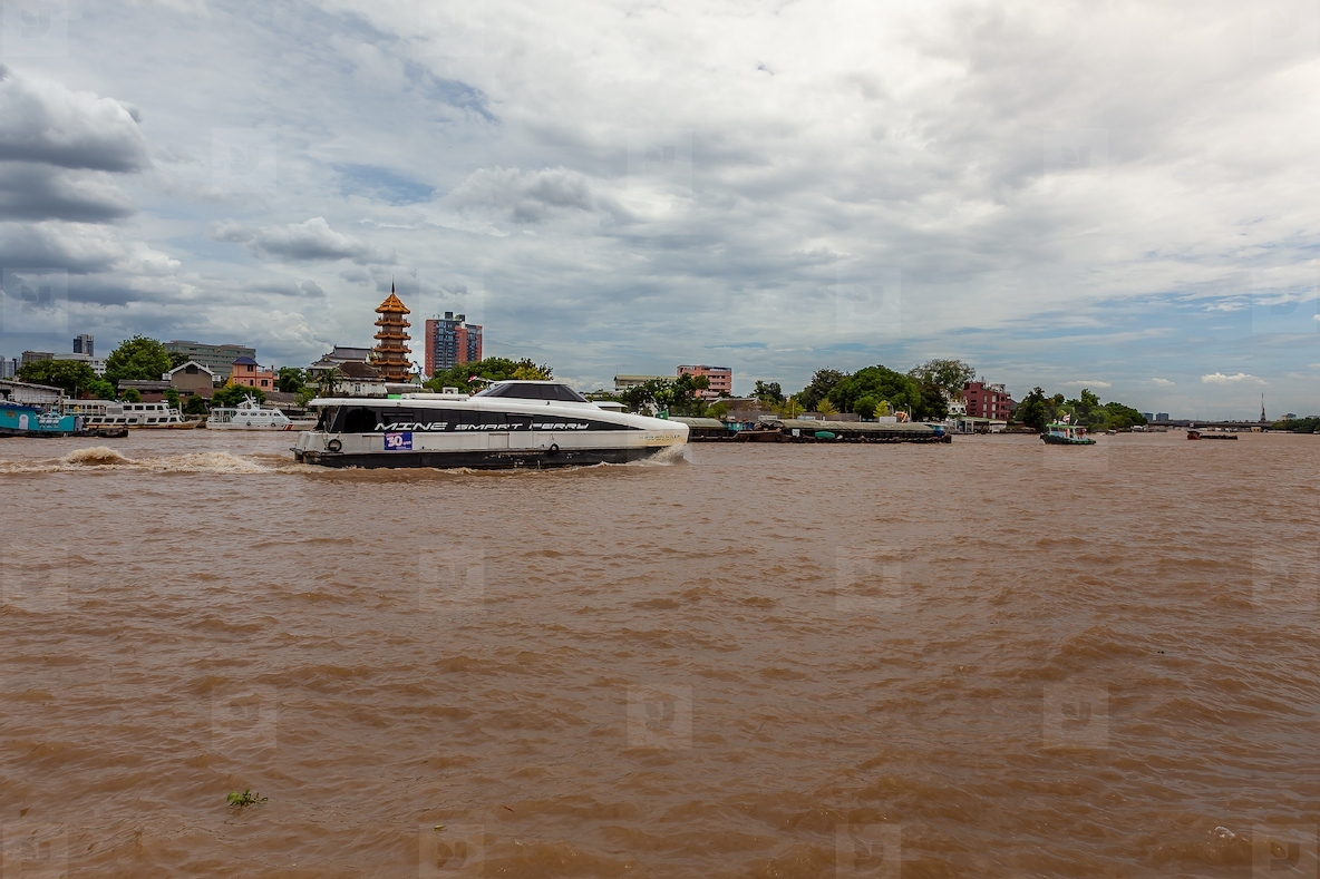 BANGKOK THAILAND AUGUST 19 2025 Electric passenger boats t