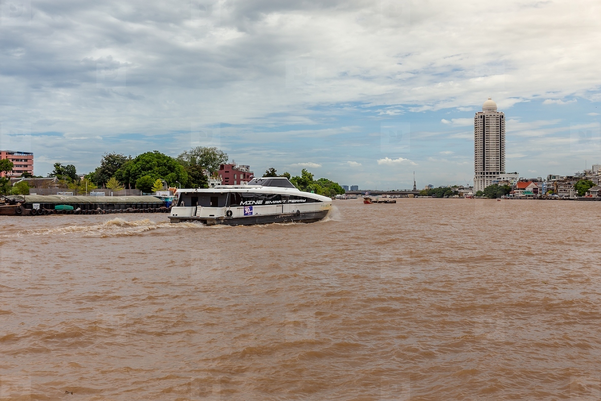 BANGKOK THAILAND AUGUST 19 2025 Electric passenger boats t