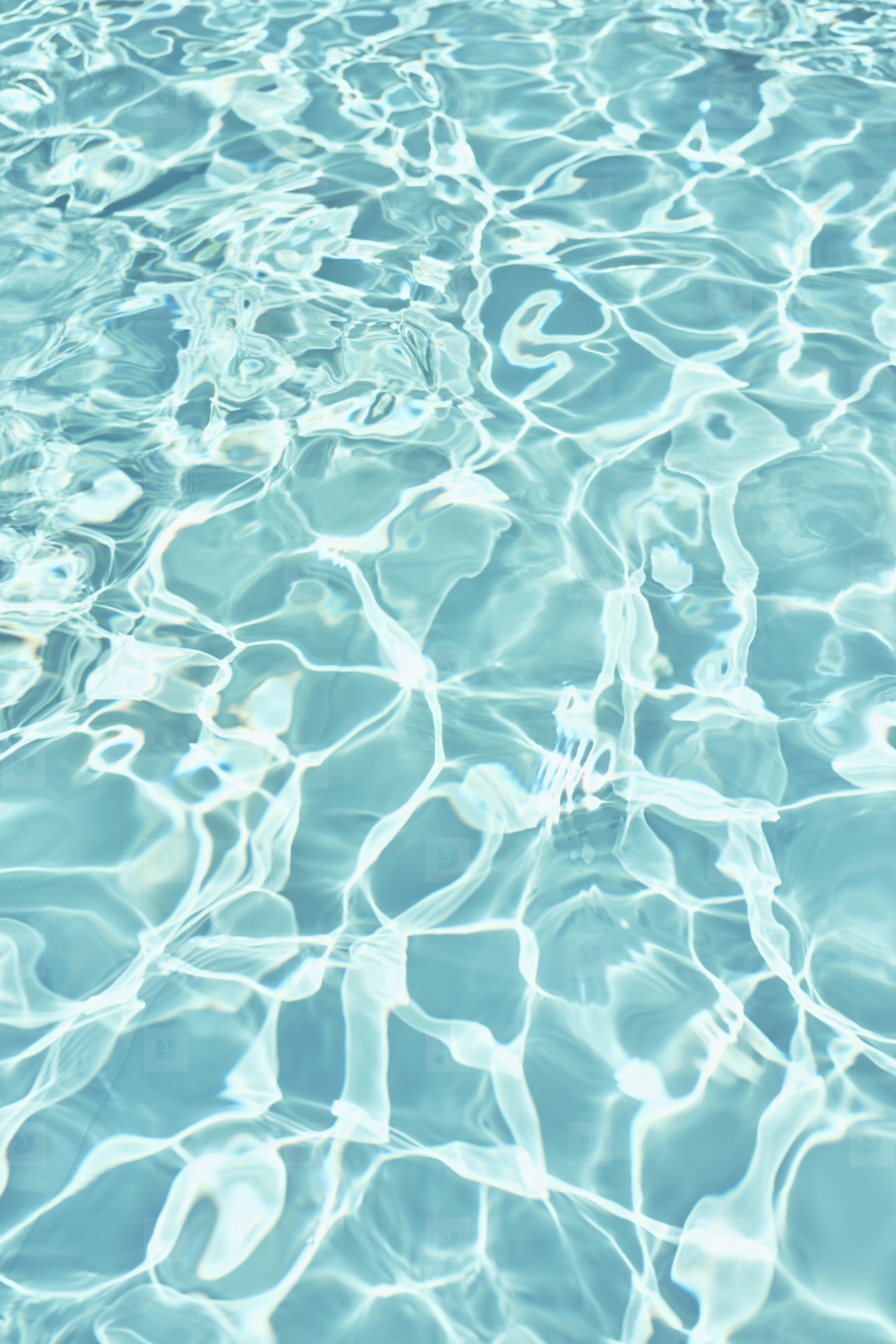 Sunlight reflections over patterned