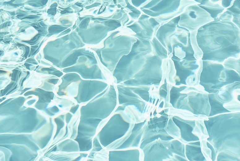 Sunlight reflections over patterned