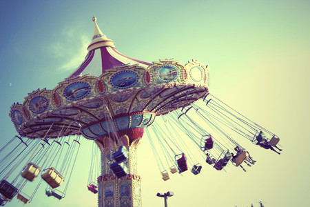 Circus swing ride