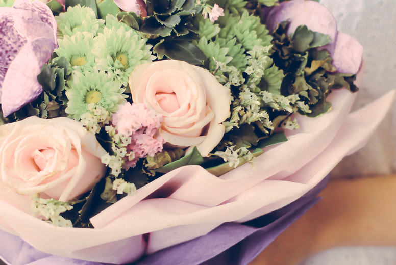 Bride with bouquet of flower