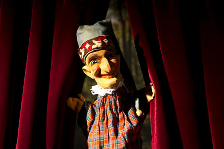 Puppet Show 06