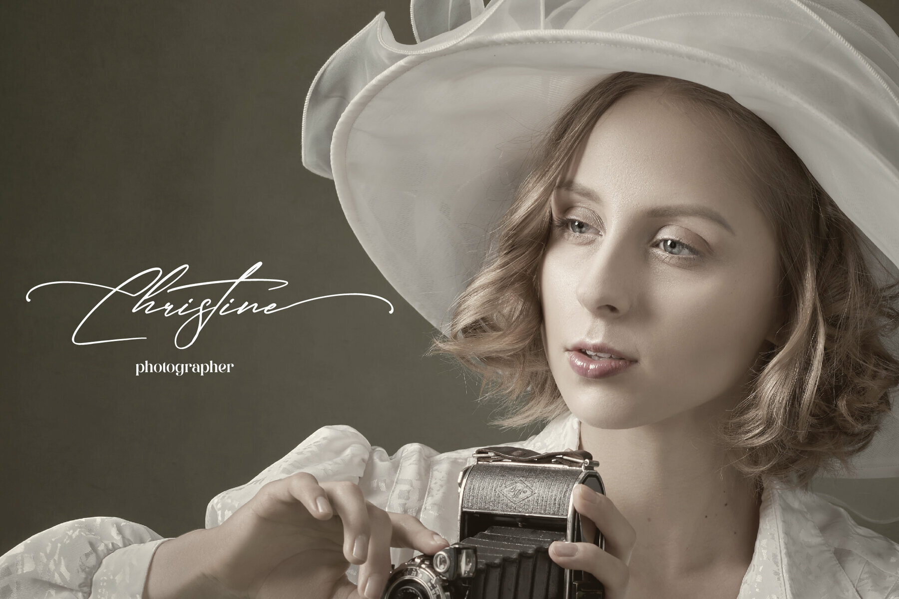 Qalisha Signature Font Duo 3