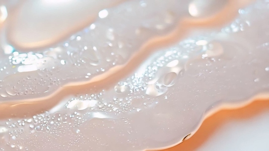 Water droplets on a smooth glossy Pearl surface