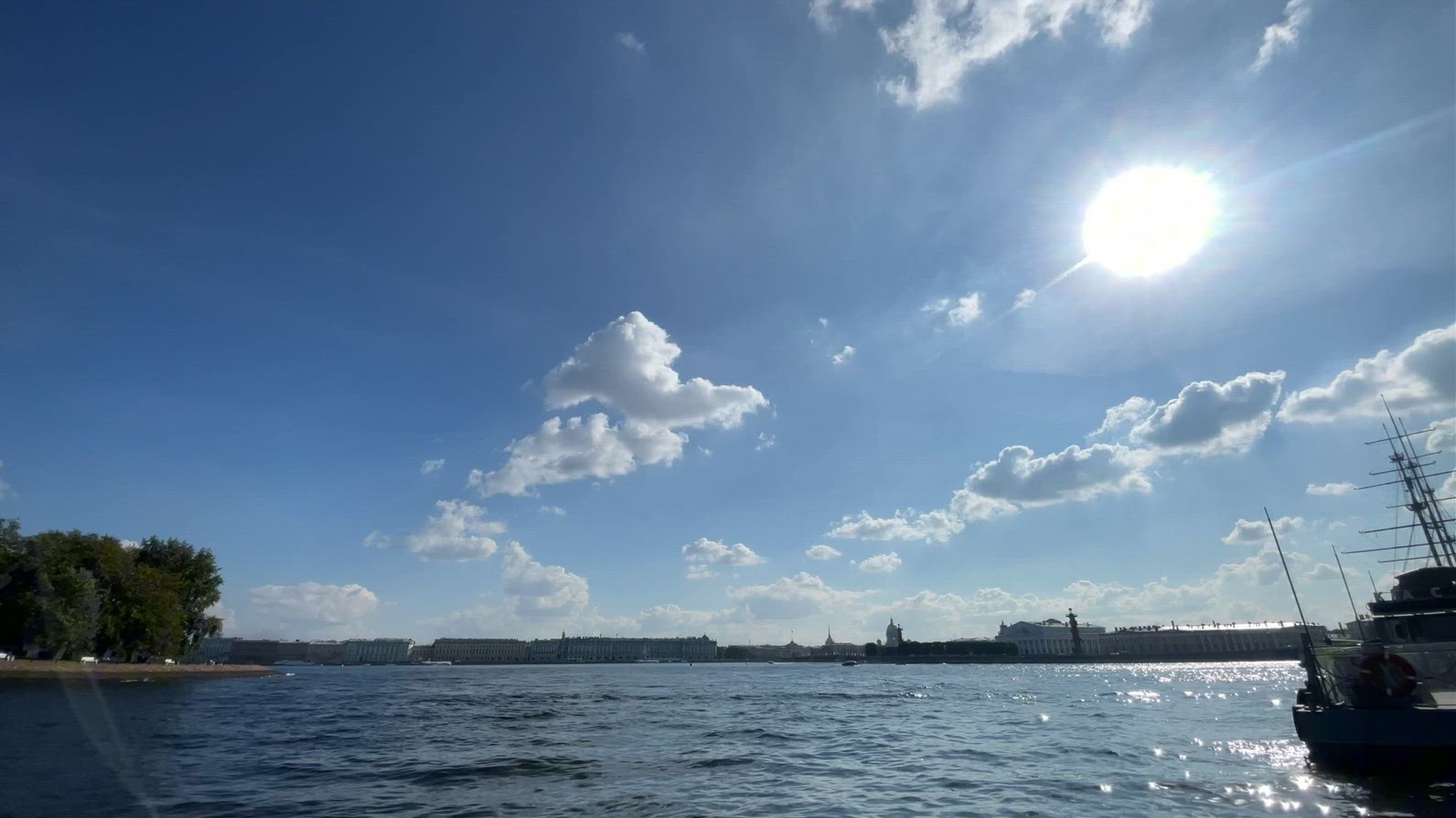 A scenic view timelapse of a Saint-Petersburg Neva river